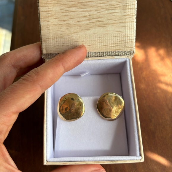 AMANDA HUNT JEWELRY/ Terra Studs - Picture 2 of 5